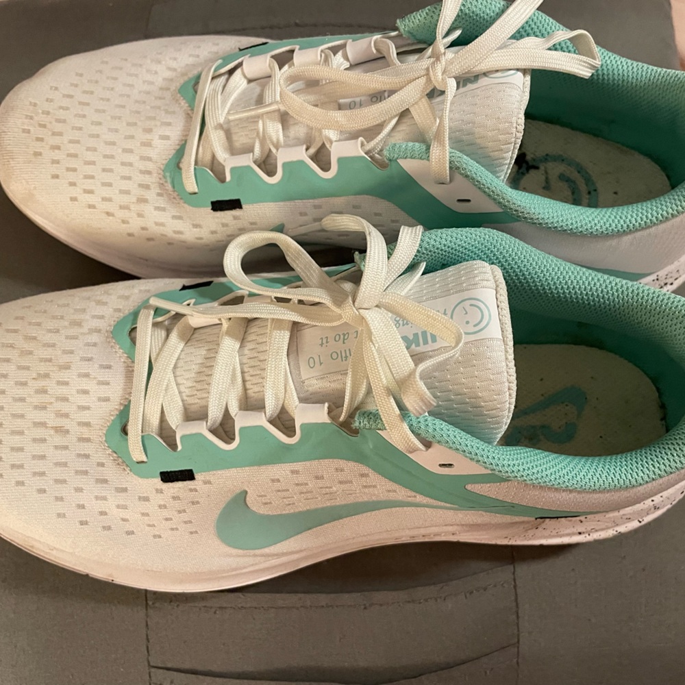 Women’s Nike shoes